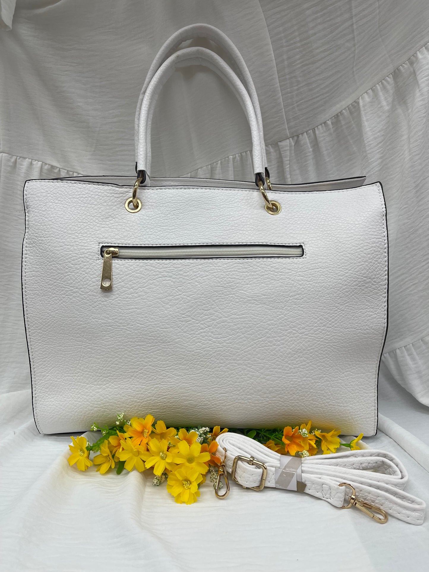 Sac blanc spacieux avec touche bohème - Élégance et praticité