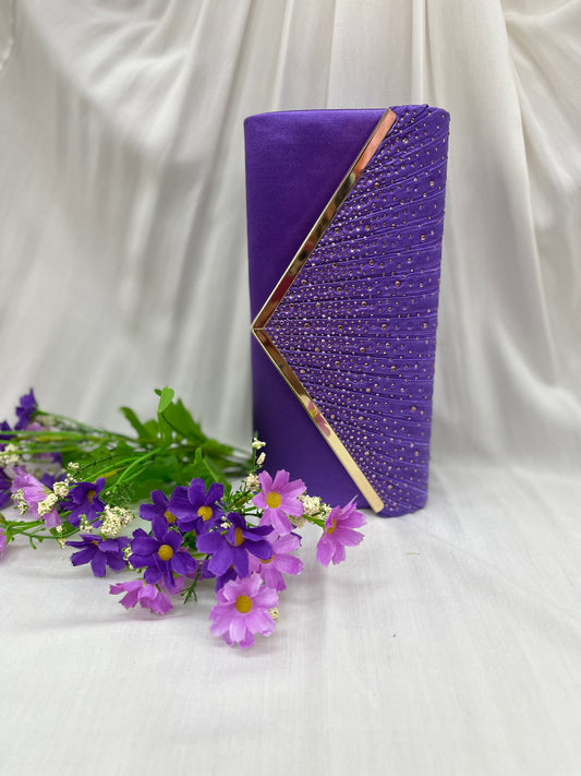 Pochette en velours violet avec strass scintillants - Sublimez vos looks nocturnes