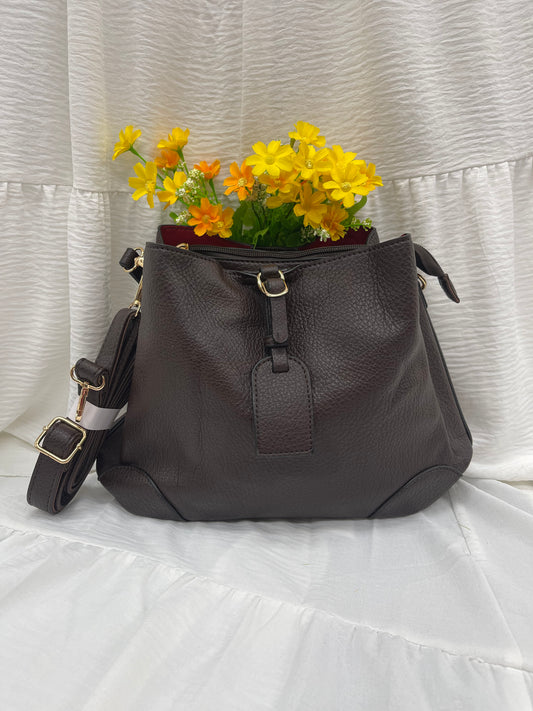 Sac fourre-tout en cuir marron - Élégance et praticité