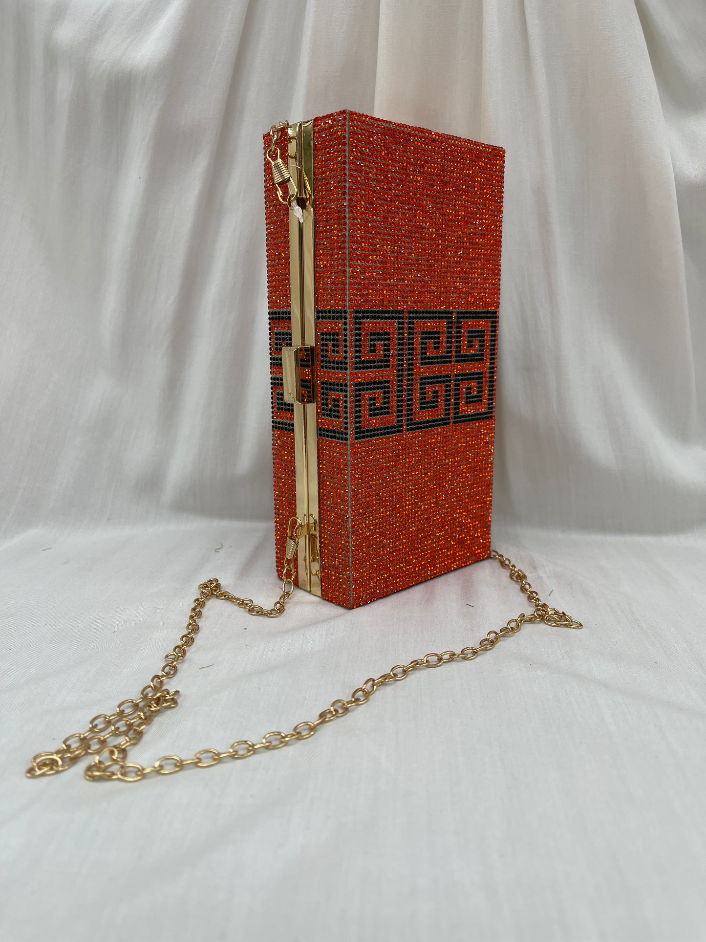 Pochette en cristaux scintillants - Raffinement et éclat