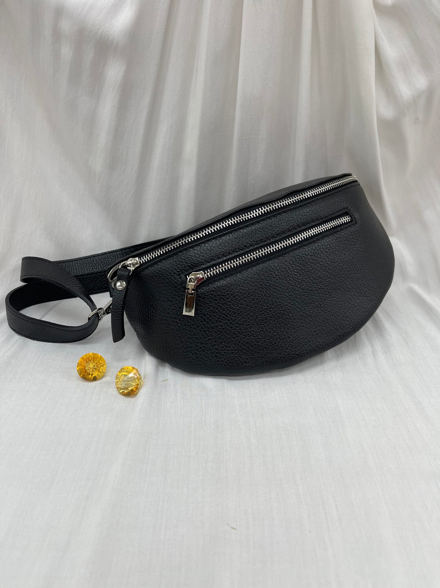 Sac banane noir en cuir grainé - Idéal pour le quotidien