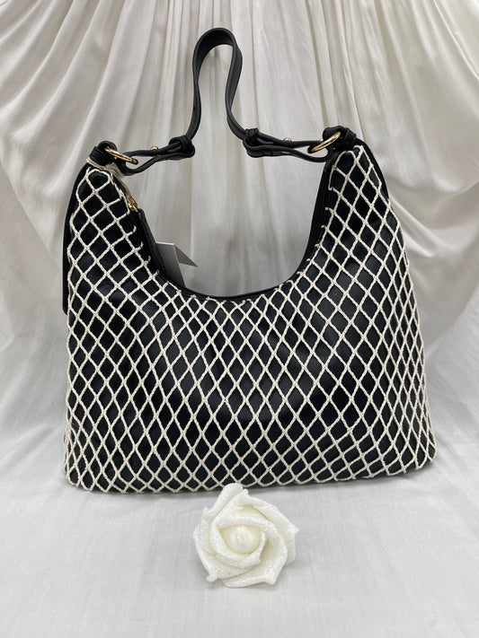 Sac noir avec détails en filet blanc - Élégance audacieuse