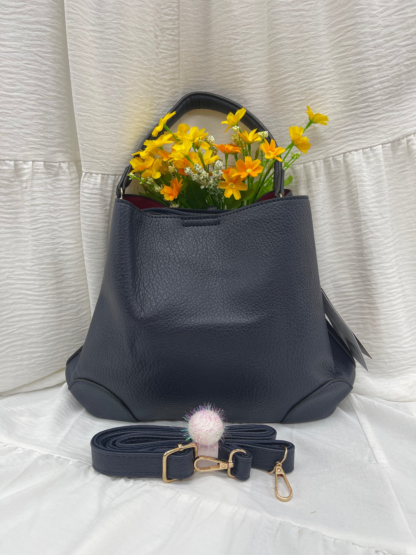 Sac à main texturé avec finition chic - Charme et utilité